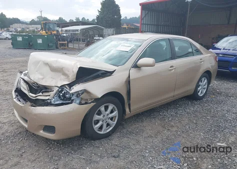 2010 Toyota Camry Le z USA, uszkodzony, nr VIN 4T1BF3EK3AU012054